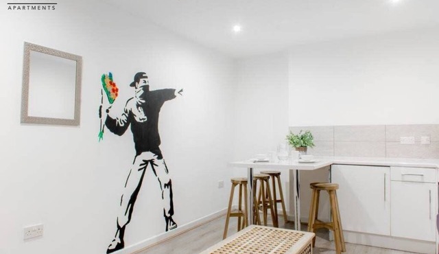 Host & Stay | Fleet Nightlife III