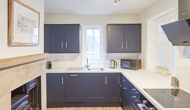 Host Stay Gardeners Cottage