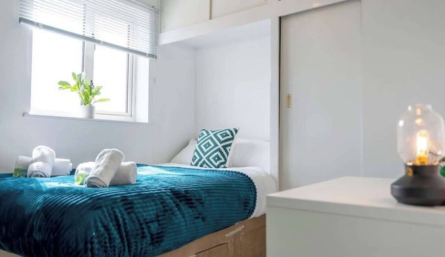 Host & Stay | Glazier Drive