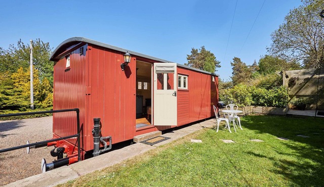 Host & Stay | Guards Van