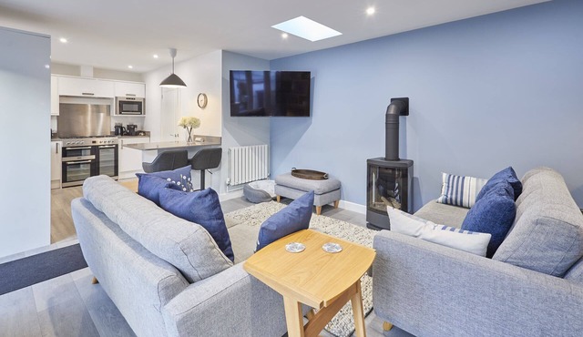 Host & Stay | Harrow Bothy