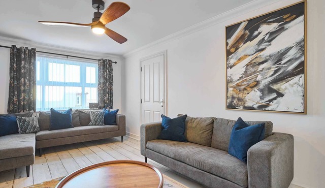 Host & Stay | Honeycomb House