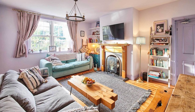 Host & Stay | Lilac Cottage