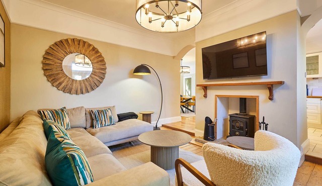 Host & Stay | Louvaine House