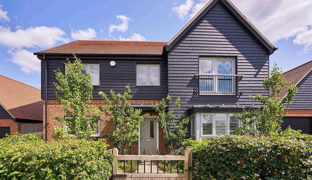 Host & Stay | Maison de Cobbe