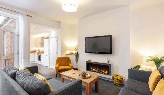 Host & Stay | North View