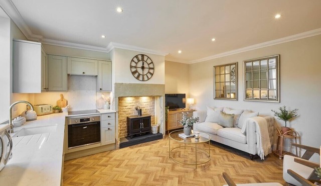 Host & Stay | Oakwell Cottage