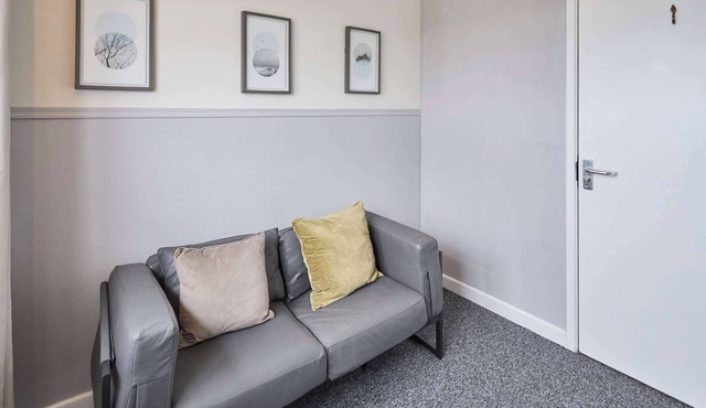 Host & Stay | Oldbury Road