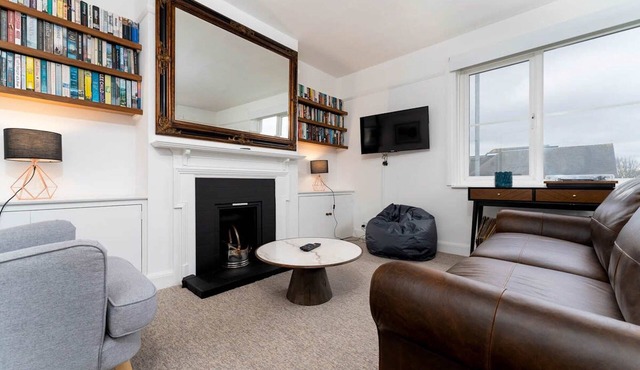 Host & Stay | Preston Park Apartment