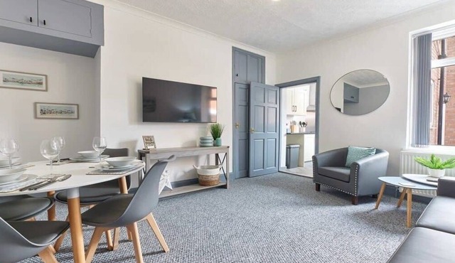 Host & Stay | Ralph House