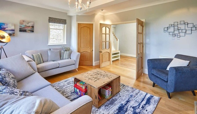 Host & Stay | River View