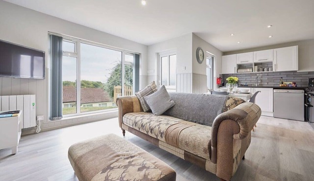 Host & Stay | Robin's Nest