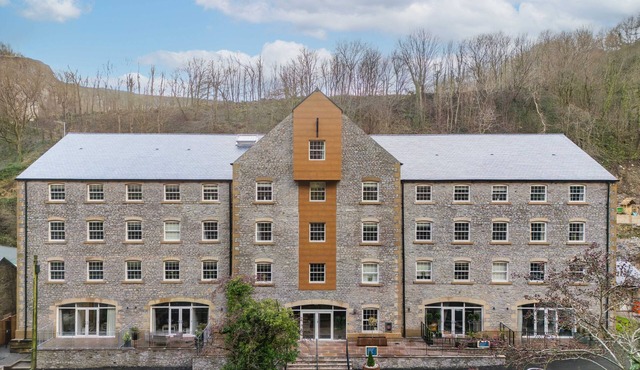 Host & Stay | Rock Mill 8