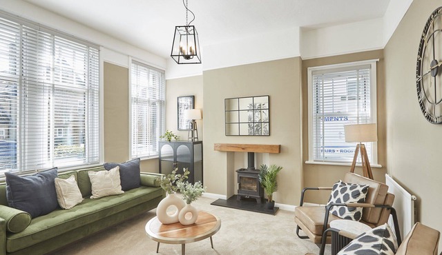 Host & Stay | Roslyn House