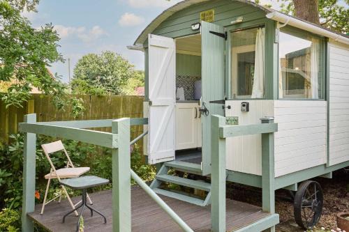 Host & Stay - Shepherd's Hut