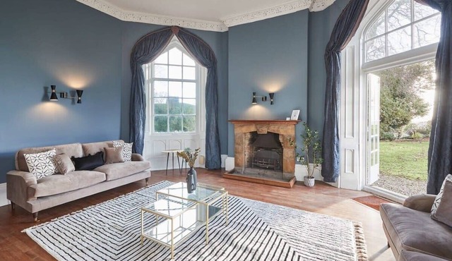 Host & Stay | Silton Hall