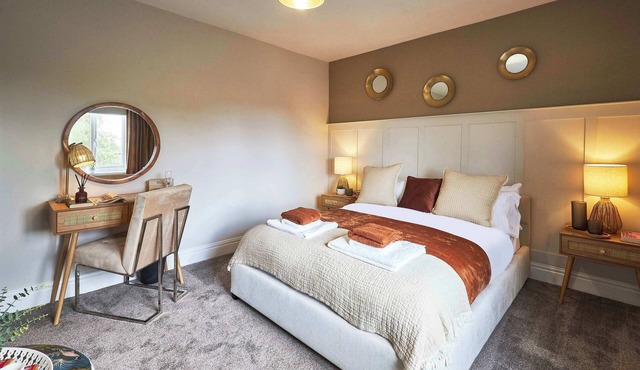 Host & Stay | South Riggs