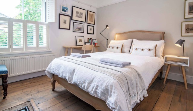 Host & Stay | Terrace House on Canal