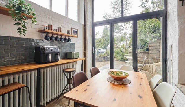 Host & Stay | The Artist's House