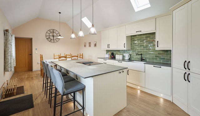 Host & Stay | The Byres