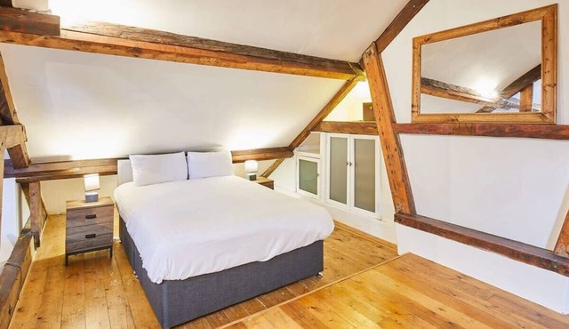 Host & Stay | The Duck Pond