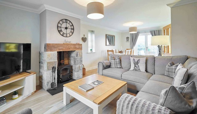 Host & Stay | The Fold