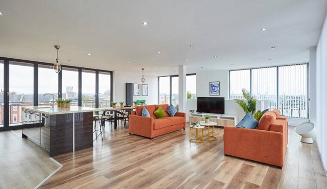 Host & Stay | The Knight Street Penthouse I