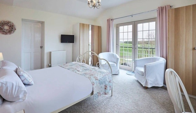 Host & Stay | The Paddock