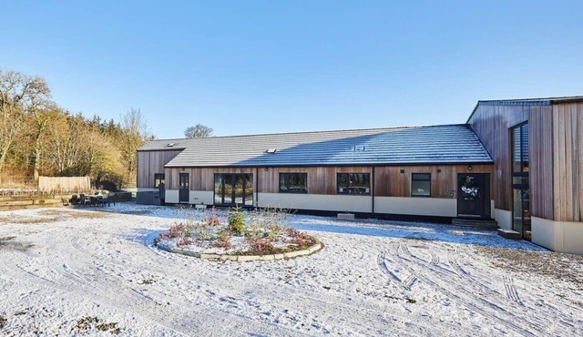 Host & Stay | The Parlour