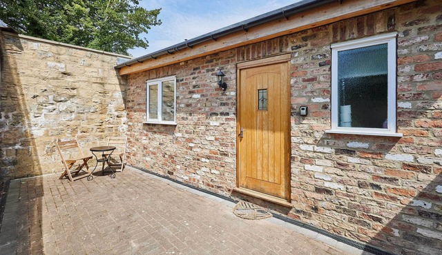 Host & Stay | The Potting Shed