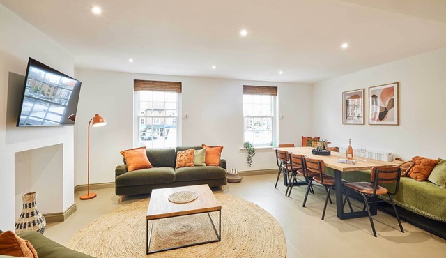 Host & Stay | The Warren