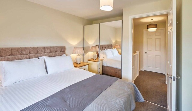 Host & Stay | Town House