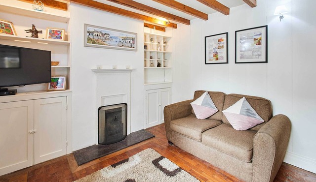 Host & Stay | Trefor Cottage