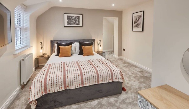 Host & Stay | Uggleby House