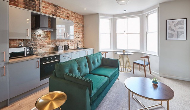 Host Stay Umpire s Watch North Marine House