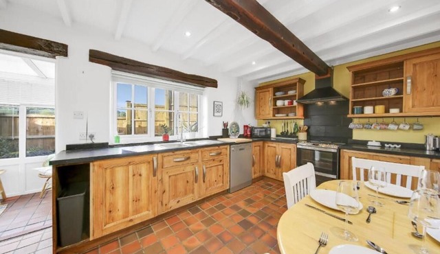 Host & Stay | Westbury Cottage