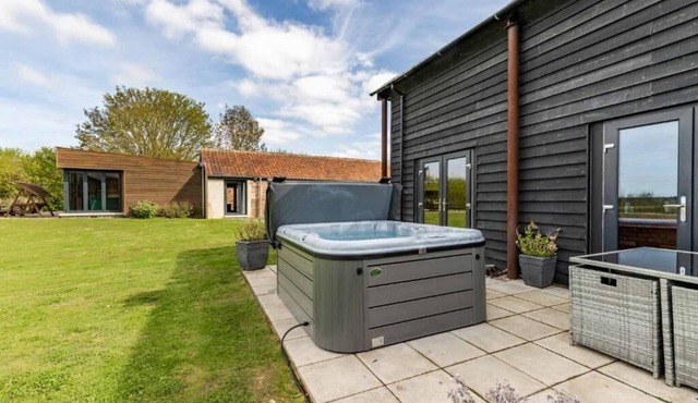 Host & Stay | Willow Barn