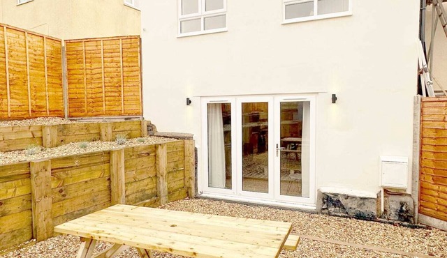 Hosta House A - Cotswolds Cosy 4 Bed Home Near Canal