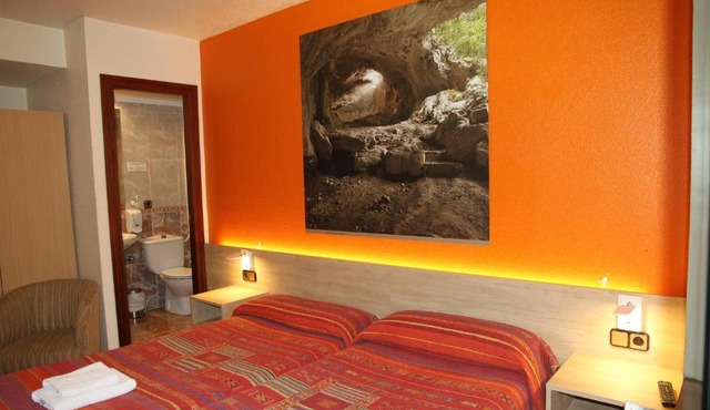 Hostal Acella