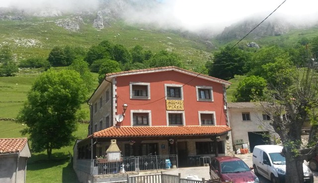 Hostal La Plaza