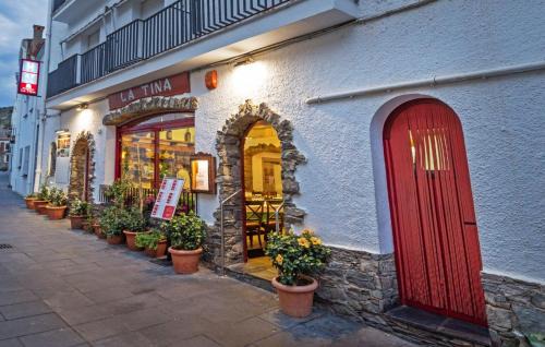 Hostal La Tina