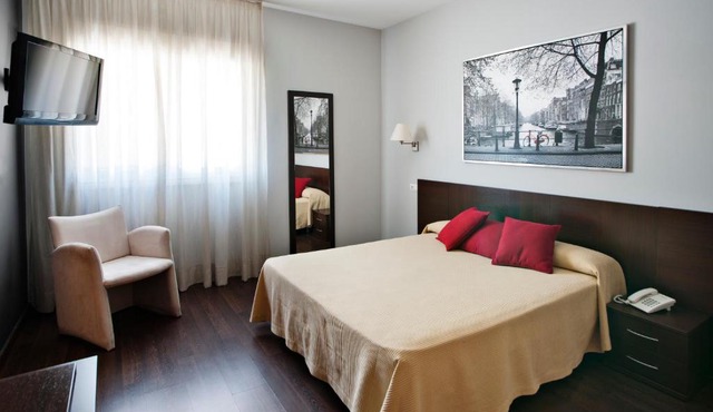 Hostal T4