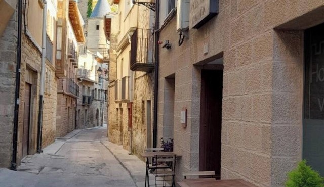 HOSTAL VILLAVIEJA IN OLITE, OVERLOOKING THE ROYAL PALACE.