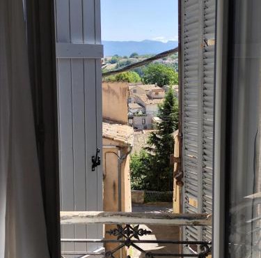 Hosted by Françoise