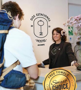 Hostel Dos Estaciones - Albergue Juvenil - FREE towels, coffee & tea, remote check-in