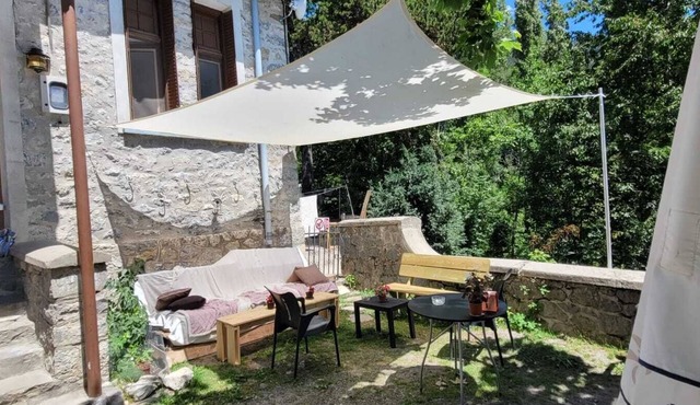 Hostel in Sin Valle de Chistau ideal for groups of mountain lovers.