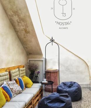 Hostel Numero Trece - Albergue Juvenil - FREE towels, coffee & tea, remote check-in