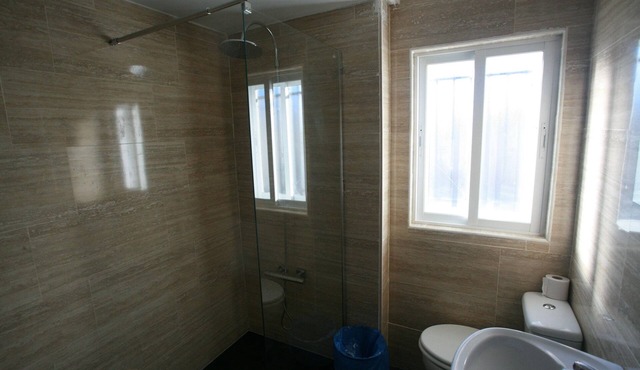 Hostel surrounded by mountains, natural parks and medieval towns