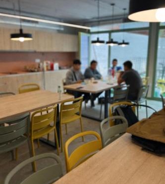 Hostelfly Fira Barcelona