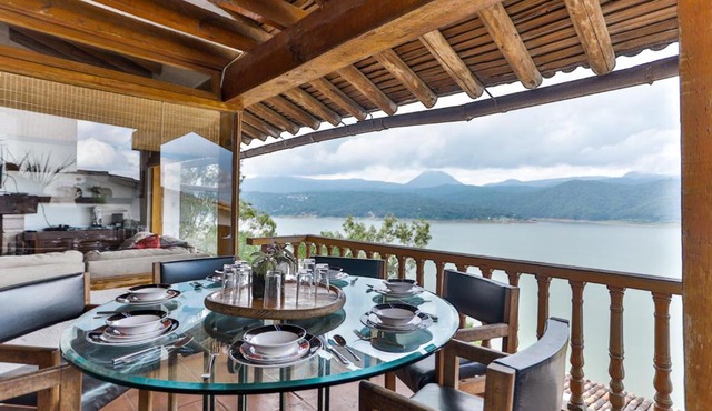 Hostpal Casa Palomares con vista al lago